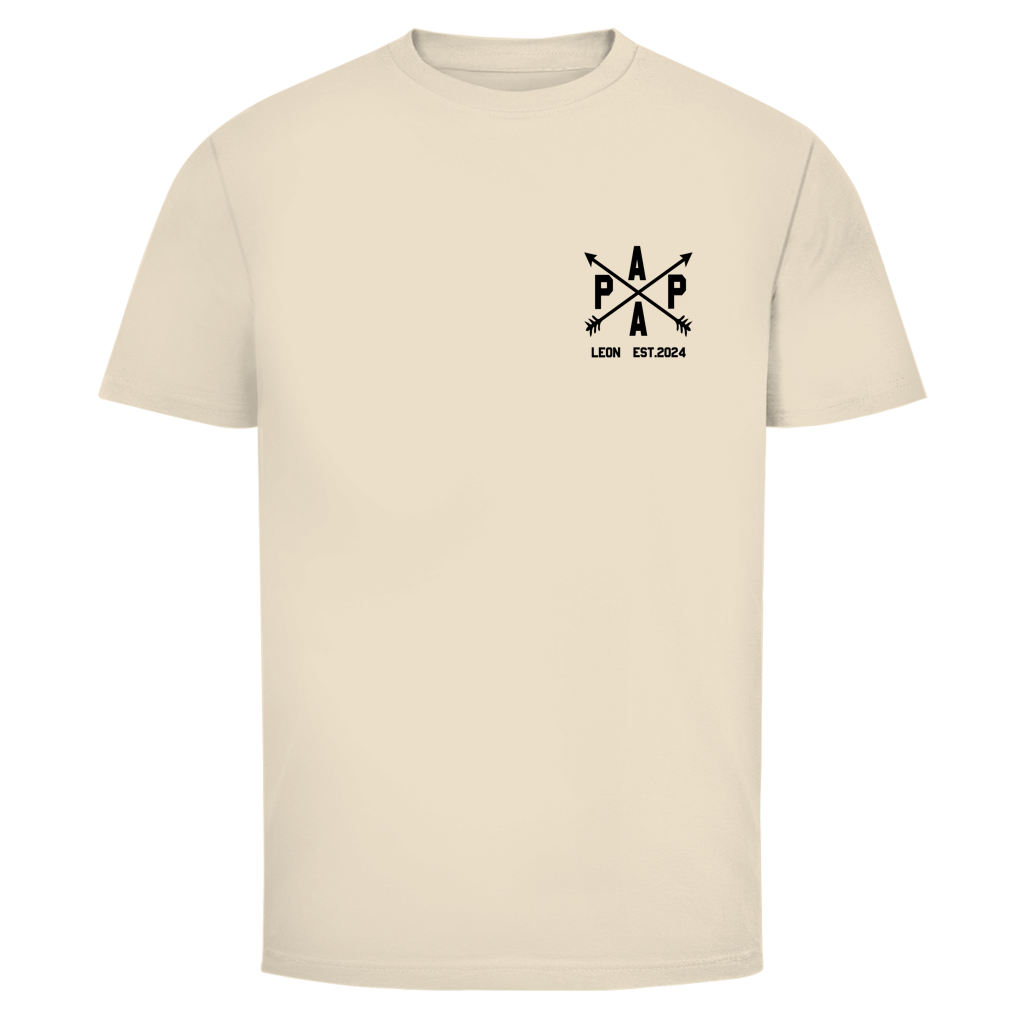 Papa Est. Brustdruck personalisiert mit Namen & Datum | Unisex T-Shirt